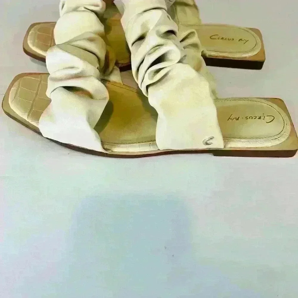 CIRCUS NY Women's Ivory Iggy Sandals